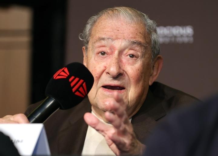 Bob Arum Mic