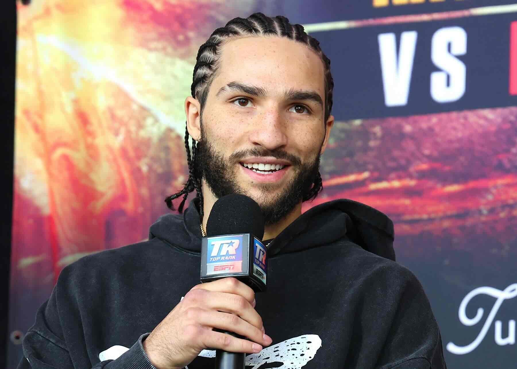 Nico Ali Walsh Mic