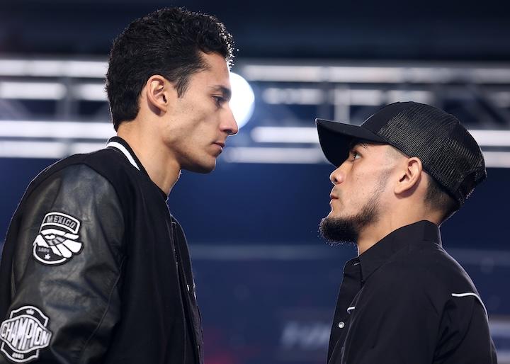Rafael Espinoza vs Edward Vazquez Photo: Mikey Williams / Top Rank
