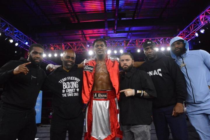 Ve Shawn Champion